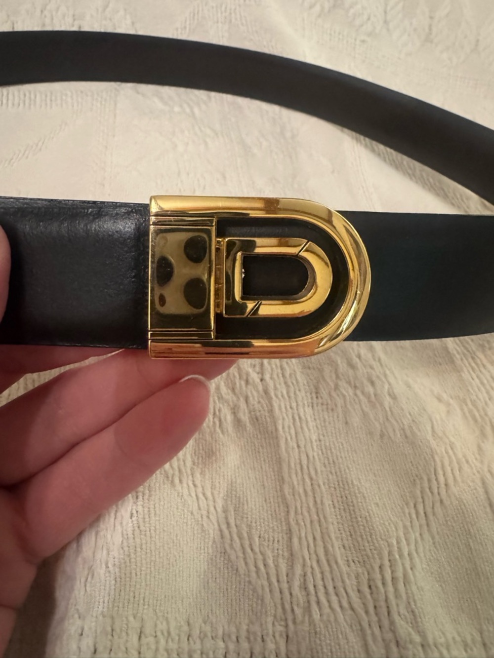 Minimalist Gold Statement Buckle Belt Black Leather Size 40 Chic Designer Style